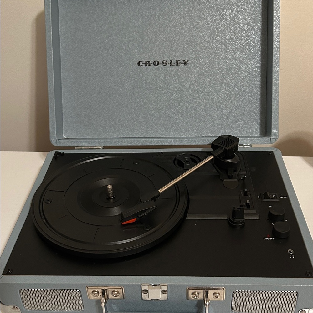 Fully Functioning Crosley Record Player